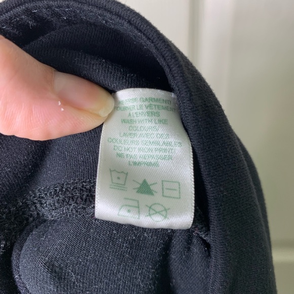 Roots | Black Cropped Yoga Pants - Large - Picture 5 of 5